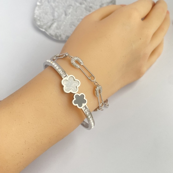 Gold or sliver paper clip diamond bracelet - Picture 7 of 10